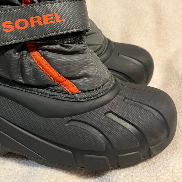 Sorel Waterproof Winter Boots Sz 1 - Picture 3 of 11
